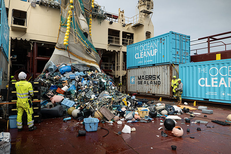 Emptyping Pollution Net on Ship Emptyping Pollution Net on Ship