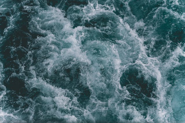 Ocean Waves Image